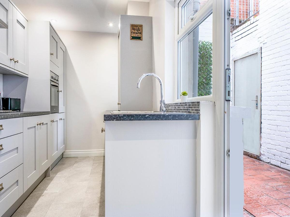Pass The Keys Beautiful 4Br Restored Red Brick Cafes And Park Belfast Buitenkant foto